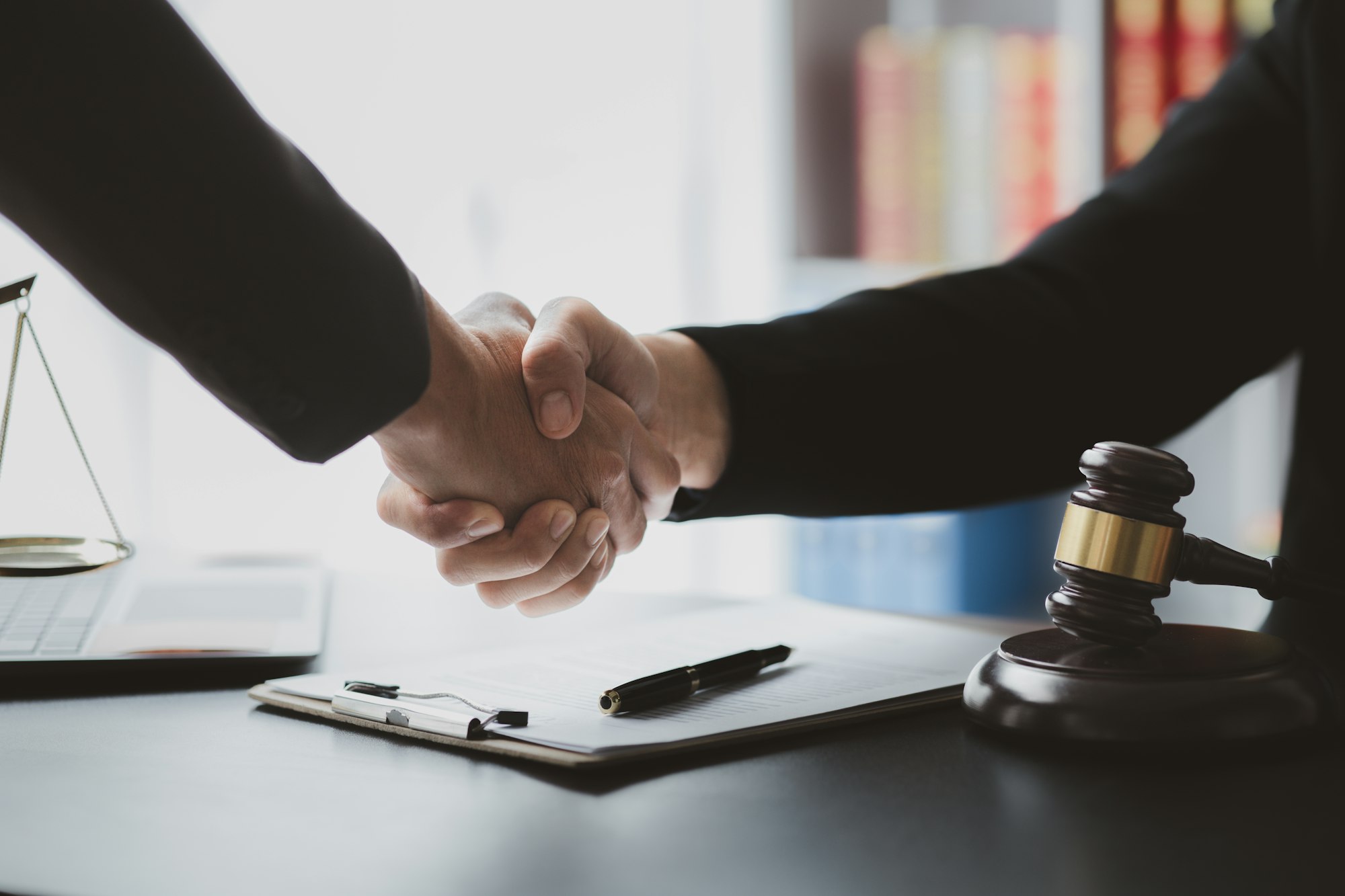 Lawyer concepts to testify to clients and to provide counseling in cases.